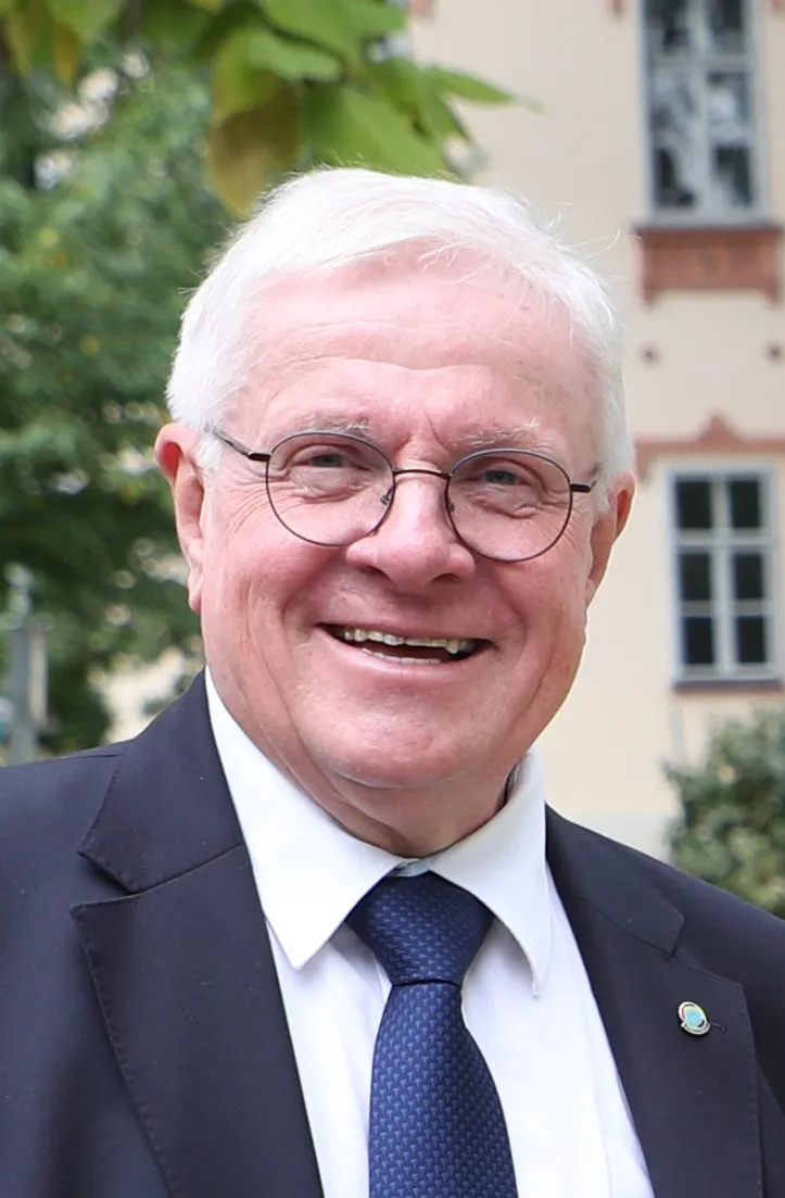 Portrait von HR Dir. Mag.​ Josef Müller